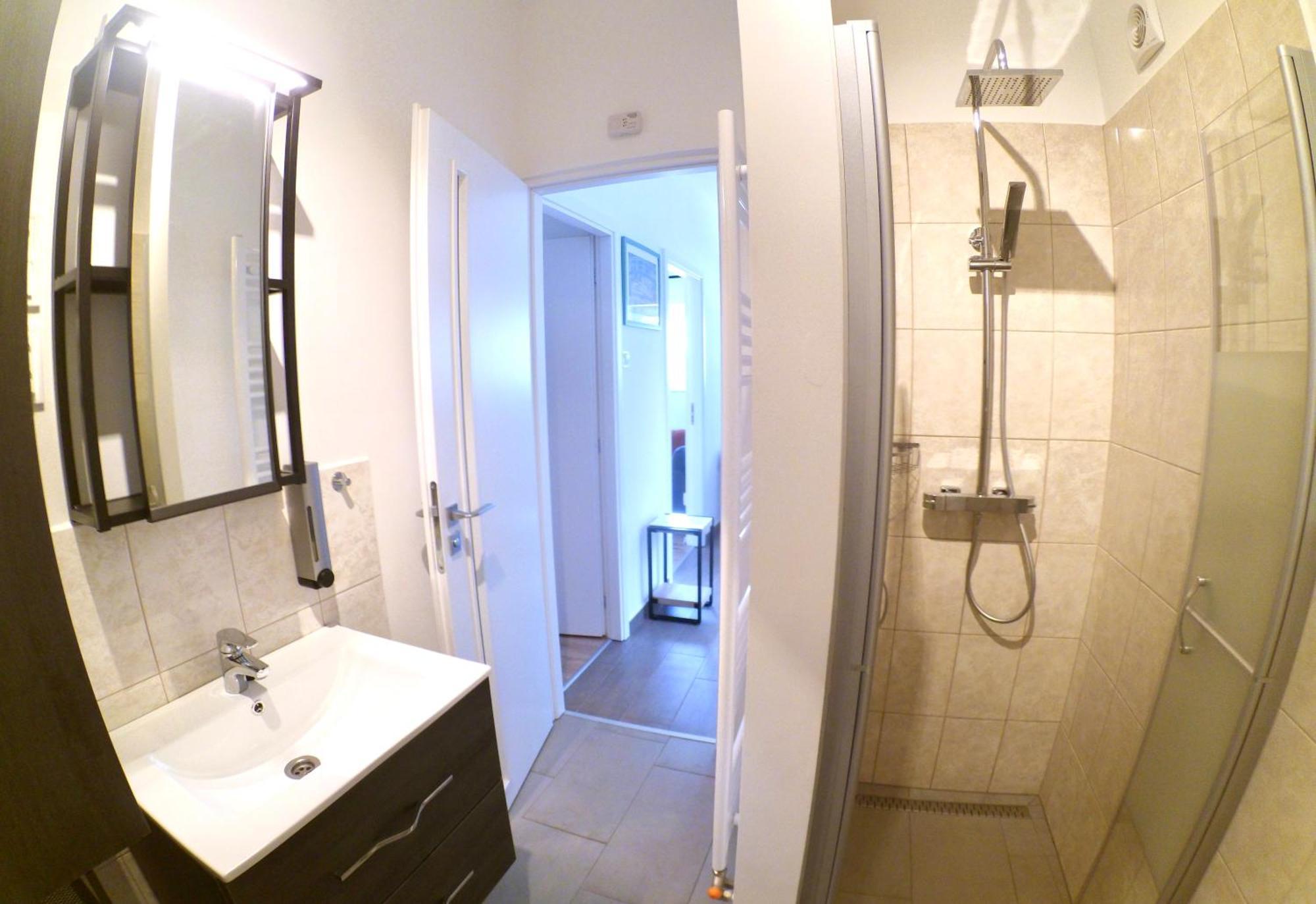 Quiet, Green, Relaxing Place - 2 Bedroom Apartment บาลาตอนฟือเรด ภายนอก รูปภาพ